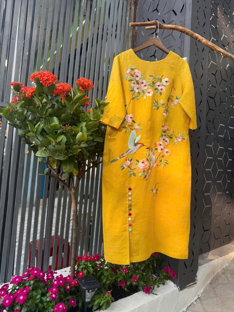 VÁY LINEN THÊU TAY
